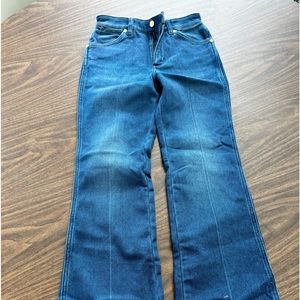 Wrangler women’s bootcut “Leon Bridges” denim. Size 25. Never worn.